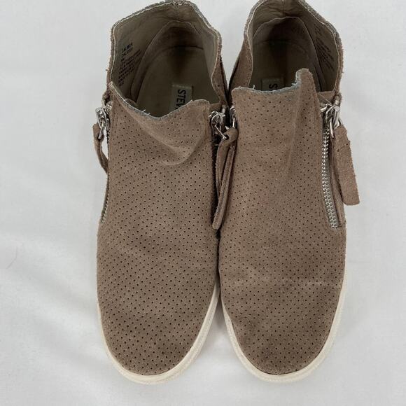 Steve Madden Ankle Boot Size 6 Taupe Suede Perforated Leather Caliber Bootie - Picture 3 of 8